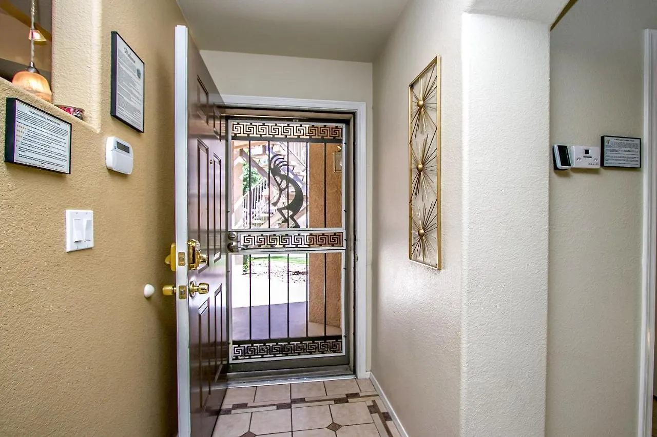 Private Resort Community -- ½ Mile Walk To Hiking & Biking At N. Mtn. Preserve! Phoenix 0*,