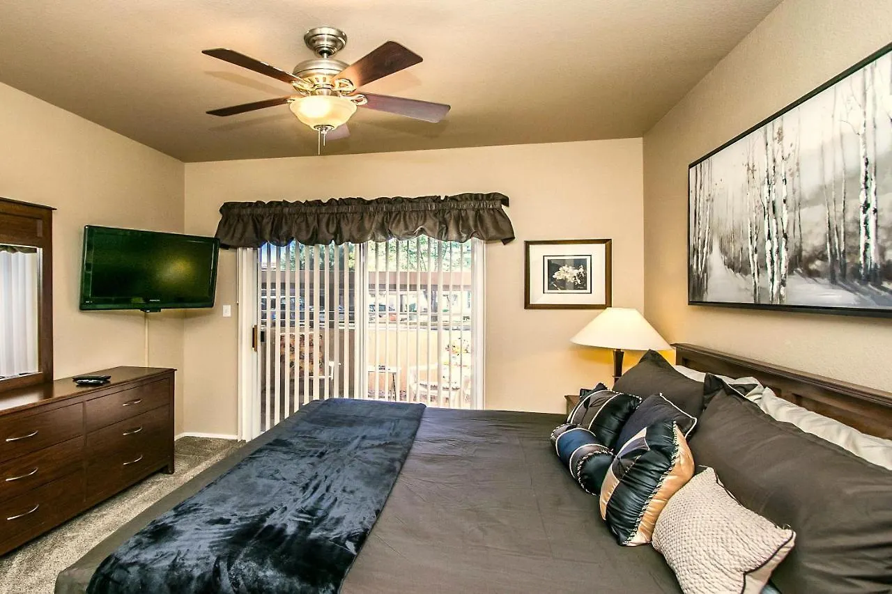Private Resort Community -- ½ Mile Walk To Hiking & Biking At N. Mtn. Preserve! Phoenix Holiday home