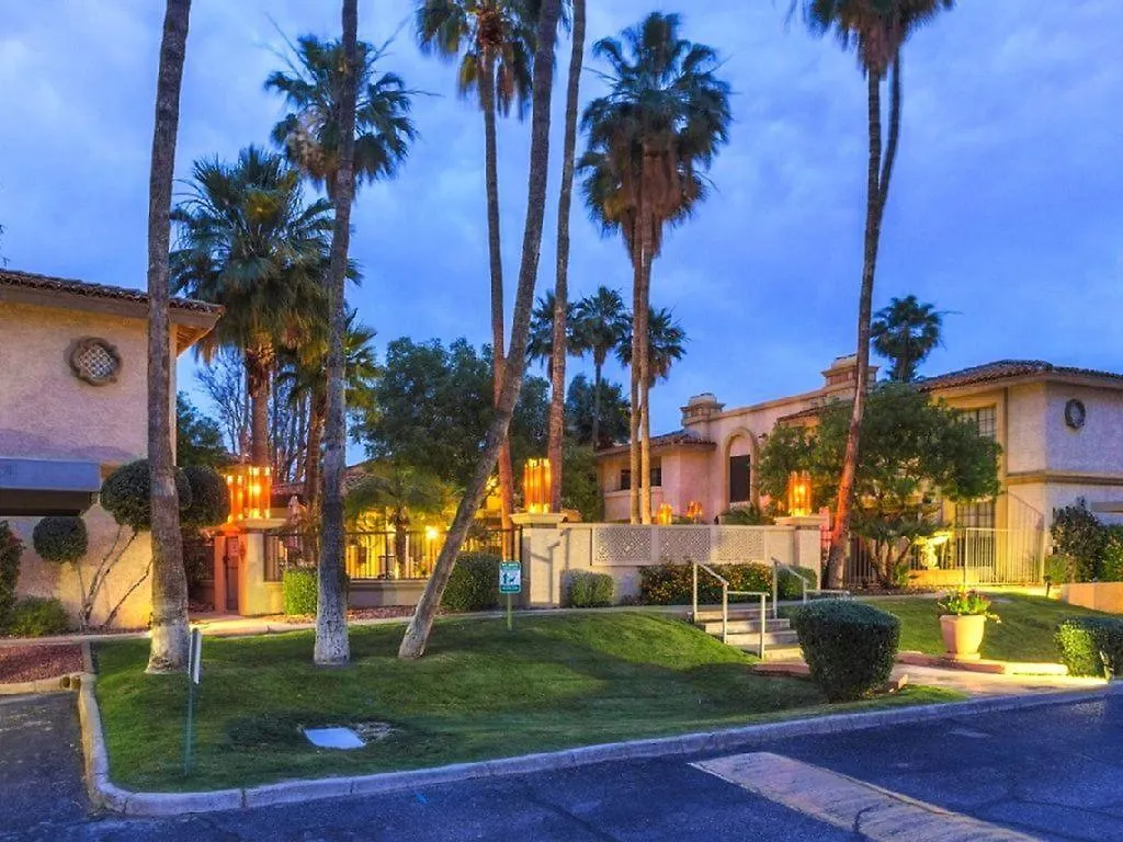 Holiday home Private Resort Community -- ½ Mile Walk To Hiking & Biking At N. Mtn. Preserve! Phoenix