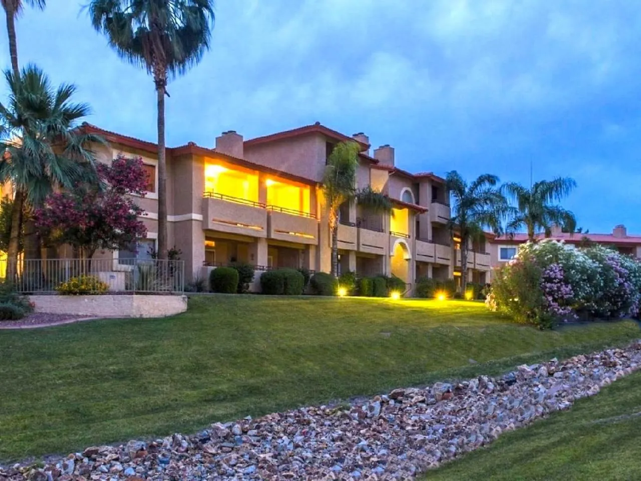 Private Resort Community -- ½ Mile Walk To Hiking & Biking At N. Mtn. Preserve! Phoenix