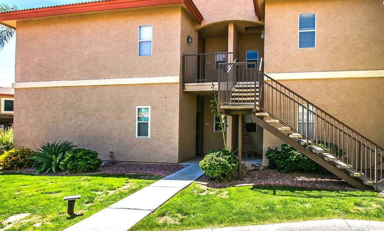 Private Resort Community -- ½ Mile Walk To Hiking & Biking At N. Mtn. Preserve! Phoenix Holiday home